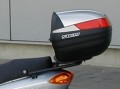 shad_stelaz_kufra_centralnego_piaggio_fly_v0fl15st_1