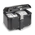 Kufer-centralny-Givi-DLM46B-2-kaski