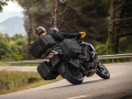 Kufer-centralny-SHAD-TR55-PURE-BLACK-na-motocyklu