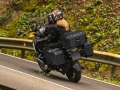 Kufer-centralny-SHAD-TR55-PURE-BLACK-na-motocyklu-2