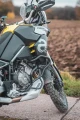 Kappa-KN6710-osłony-silnika-gmole-na-motocyklu-Aprilia-widok-od-tyłu