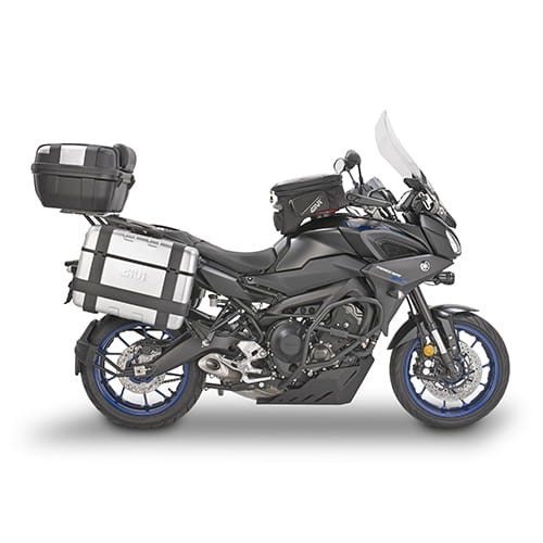 Mocowanie szyby GIVI D2139KIT - widok na motocykl z boku i szybę