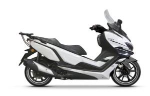 Stelaż kufra centralnego Daelim XQ1 125/250 (18-24) / XQ2 300 (21-24) SHAD D0XQ18ST