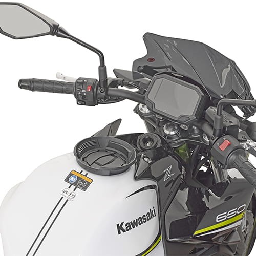 Givi-BF28-tanklock-na-motocyklu-Kawasaki