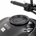 Givi-BF29-tanklock-na-motocyklu-Kawasaki