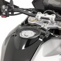 Givi-BF31-tanklock-na-motocyklu-bmw