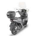 Kufer-Givi-C30NT-na-skuterze