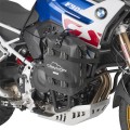 Torba Givi GRT722B zamocowana do gmoli motocykla BMW
