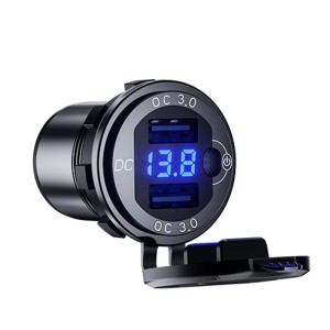 BIKETEC PRO GNIAZDO MOTOCYKLOWE 2X USB-A 3.0 QC Z WOLTOMIERZEM , DODATKOWY WŁĄCZNIK