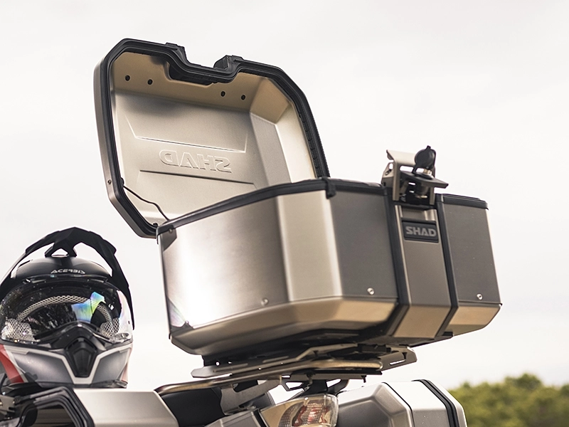 Kufer SHAD TERRA TR55 na motocyklu